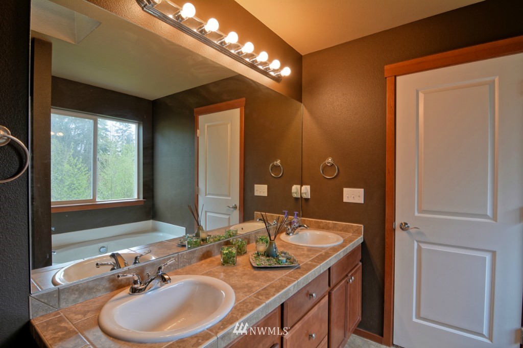 3619 164th Street Southeast Bothell, WA 98012 - Photo 12 of 21 Gallery Image 12