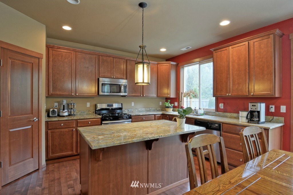 3619 164th Street Southeast Bothell, WA 98012 - Photo 3 of 21 Gallery Image 3
