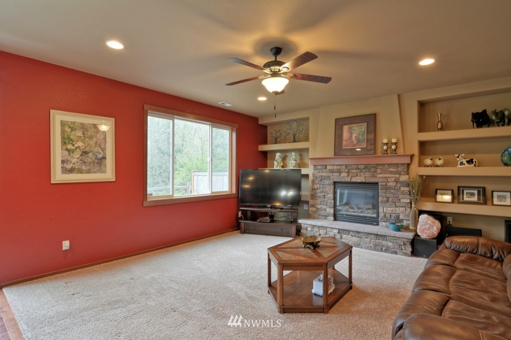 3619 164th Street Southeast Bothell, WA 98012 - Photo 6 of 21 Gallery Image 6