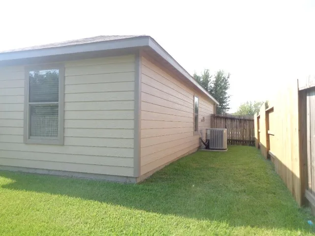 $1,700 | 7906 Big Oak Drive, Texas City, TX 77591