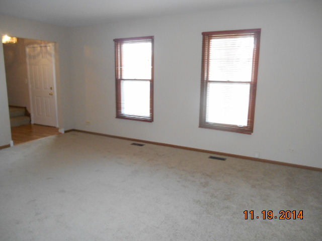 2304 Modaff Road Naperville, IL 60565 - Photo 3 of 15