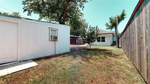 $395,000 | 512 South Brighton Avenue, Dallas, TX 75208