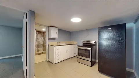 $395,000 | 512 South Brighton Avenue, Dallas, TX 75208