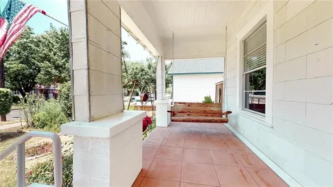 $395,000 | 512 South Brighton Avenue, Dallas, TX 75208