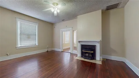 $395,000 | 512 South Brighton Avenue, Dallas, TX 75208