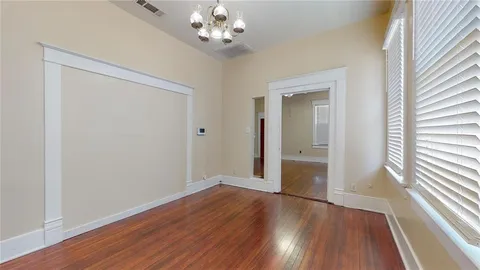 $395,000 | 512 South Brighton Avenue, Dallas, TX 75208