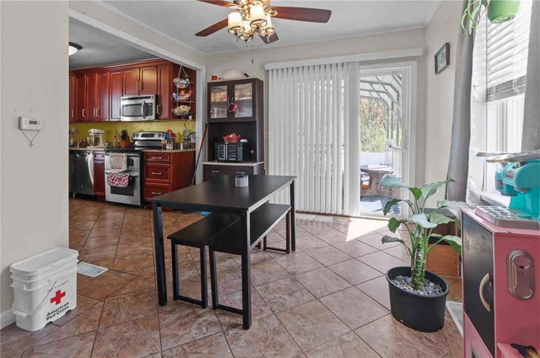 70 Perkins Avenue Cranston, RI 02910 - Photo 7 of 19