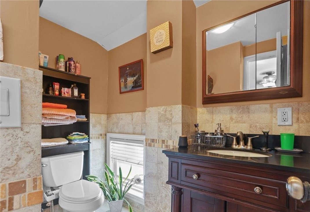 70 Perkins Avenue Cranston, RI 02910 - Photo 9 of 19