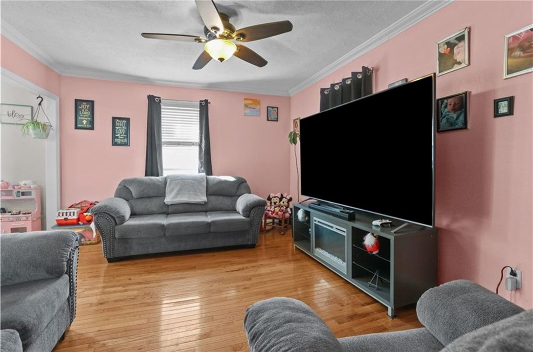 70 Perkins Avenue Cranston, RI 02910 - Photo 10 of 19