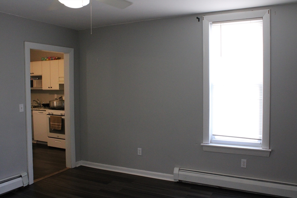 644 Pine Street Manchester, NH 03104 - Photo 8 of 32