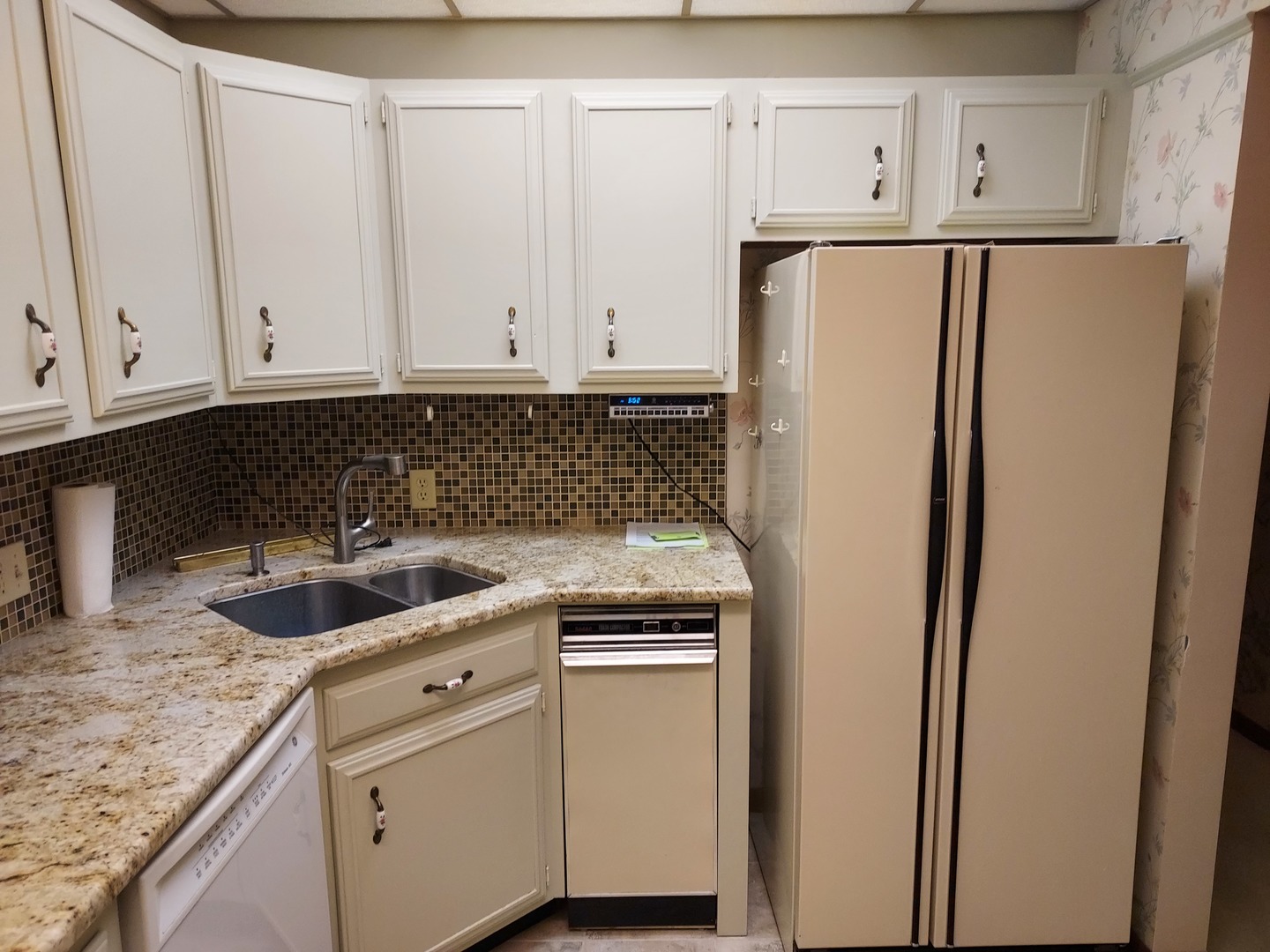 1421 Woodbridge Road, Unit 2C Joliet, IL 60436 - Photo 3 of 23
