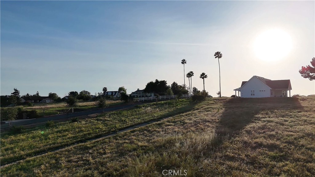 1940 Grey Rabbit Hollow Lane Fallbrook, CA 92028 - Photo 3 of 8
