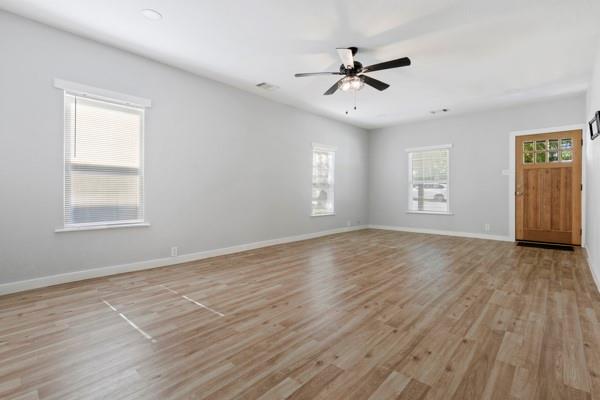 327 East Hull Street Denison, TX 75021 - Photo 5 of 40