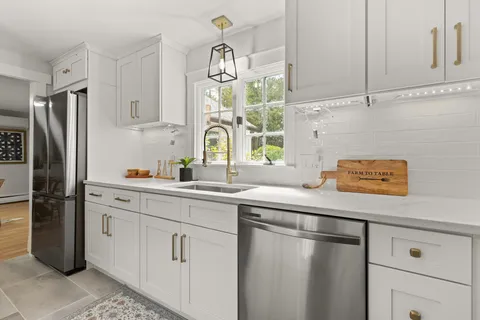 $799,000 | 55 Woodridge Road, Hampstead, NH 03826