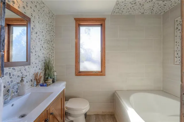 $420,000 | 943 West 33rd Terrace, Kansas City, MO 64111