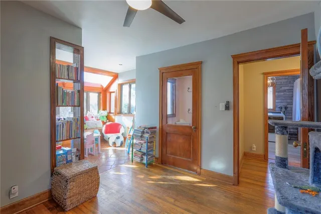 $420,000 | 943 West 33rd Terrace, Kansas City, MO 64111