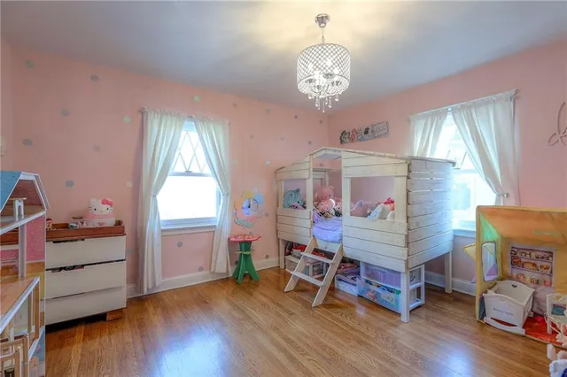 $420,000 | 943 West 33rd Terrace, Kansas City, MO 64111