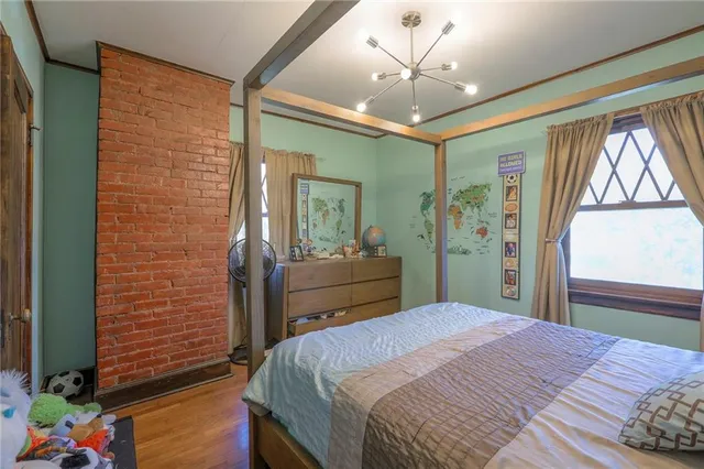 $420,000 | 943 West 33rd Terrace, Kansas City, MO 64111