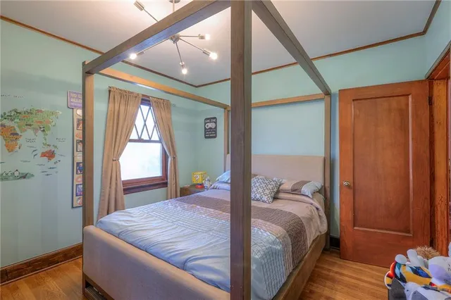 $420,000 | 943 West 33rd Terrace, Kansas City, MO 64111