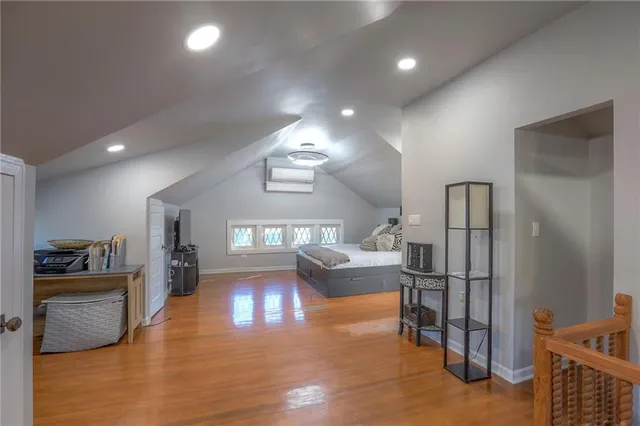 $420,000 | 943 West 33rd Terrace, Kansas City, MO 64111