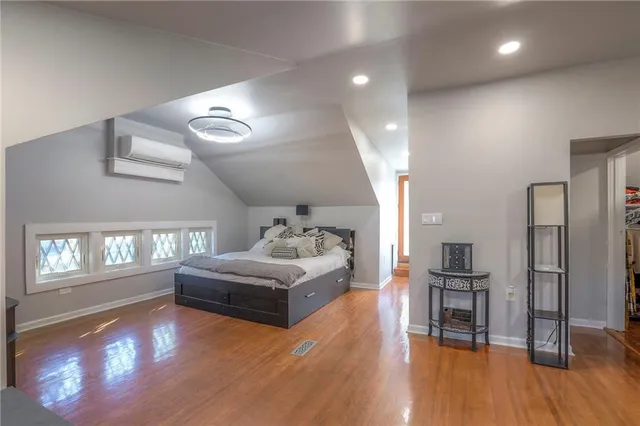 $420,000 | 943 West 33rd Terrace, Kansas City, MO 64111