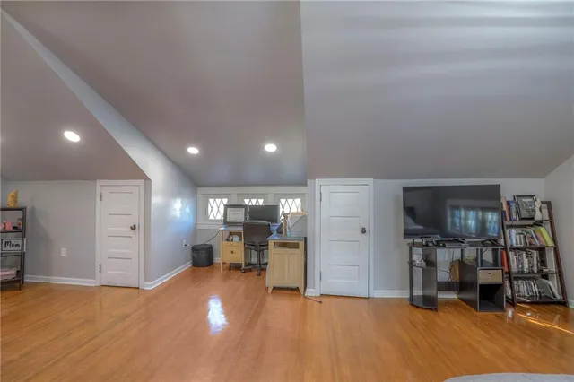 $420,000 | 943 West 33rd Terrace, Kansas City, MO 64111