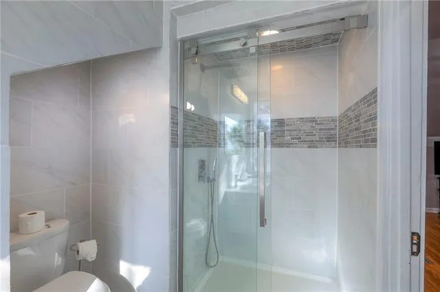 $420,000 | 943 West 33rd Terrace, Kansas City, MO 64111