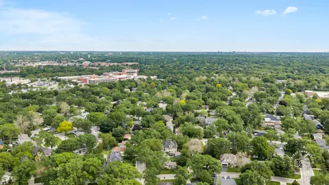 $675,000 | 325 Hemlock Lane, Naperville, IL 60540