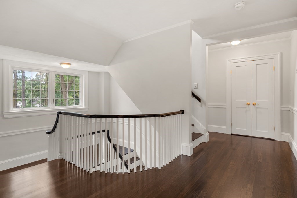 18 Varick Road Newton, MA 02468 - Photo 34 of 42
