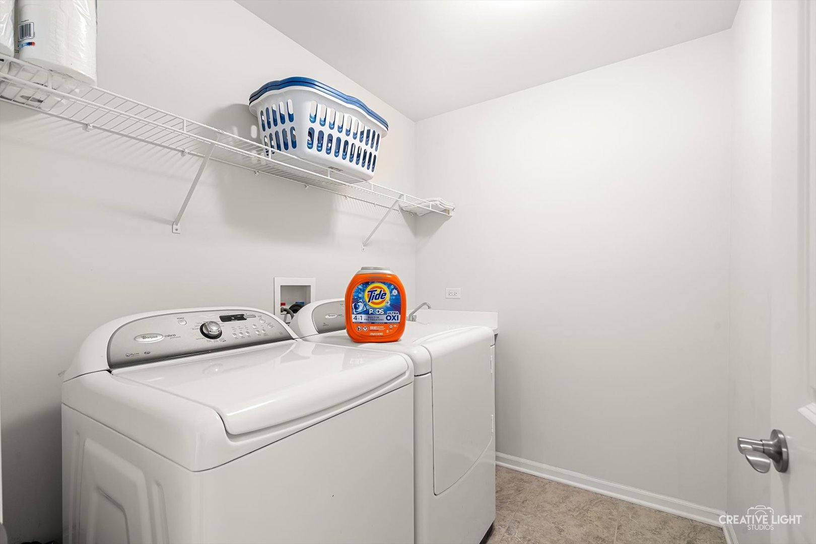5332 Cedar Drive Naperville, IL 60564 - Photo 22 of 56 a utility room with dryer and washer