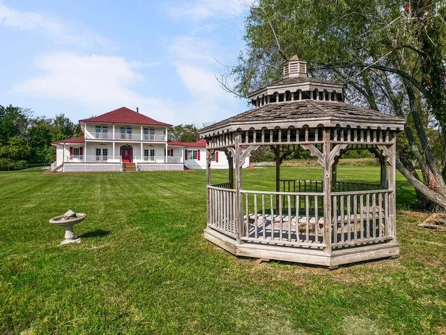 $899,950 | 22960 Bedford Road, Spring Hill, KS 66083