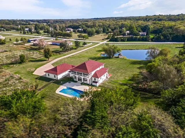 $899,950 | 22960 Bedford Road, Spring Hill, KS 66083