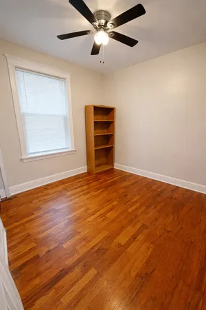 $1,950 | 4925 West Henderson Street, Unit 1, Chicago, IL 60641