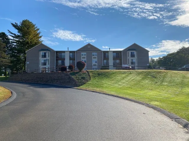 $2,450 | 152 Cannongate Road, Nashua, NH 03063