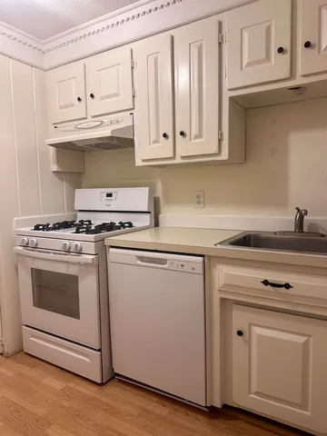 $2,450 | 152 Cannongate Road, Nashua, NH 03063