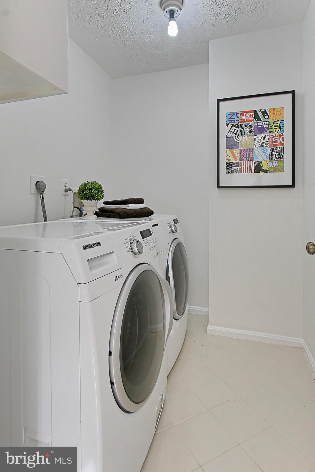 2211 Quartermaster Lane Reston, VA 20191 - Photo 19 of 49 Main Level Laundry!