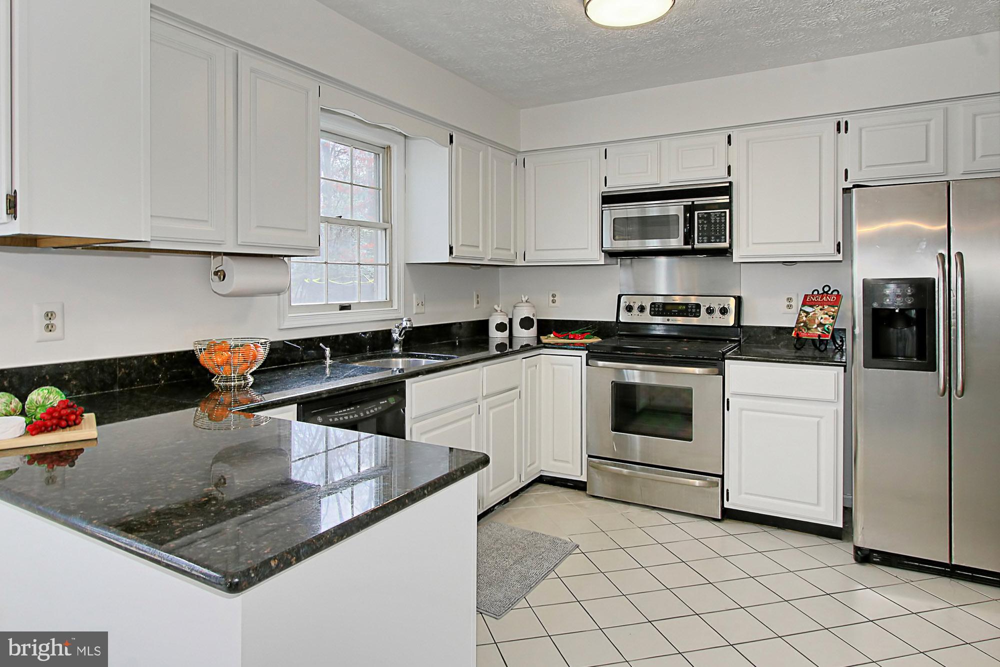 2211 Quartermaster Lane Reston, VA 20191 - Photo 7 of 49 Shining Stainless Steel Appliances