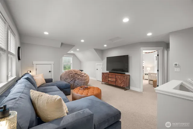 $1,850,000 | 367 Compass Street, Pacific Beach, WA 98571