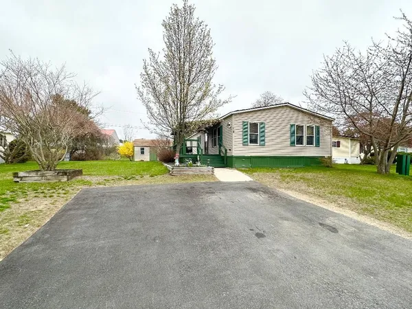 $249,900 | 18 Sandpiper Path, North Hampton, NH 03862