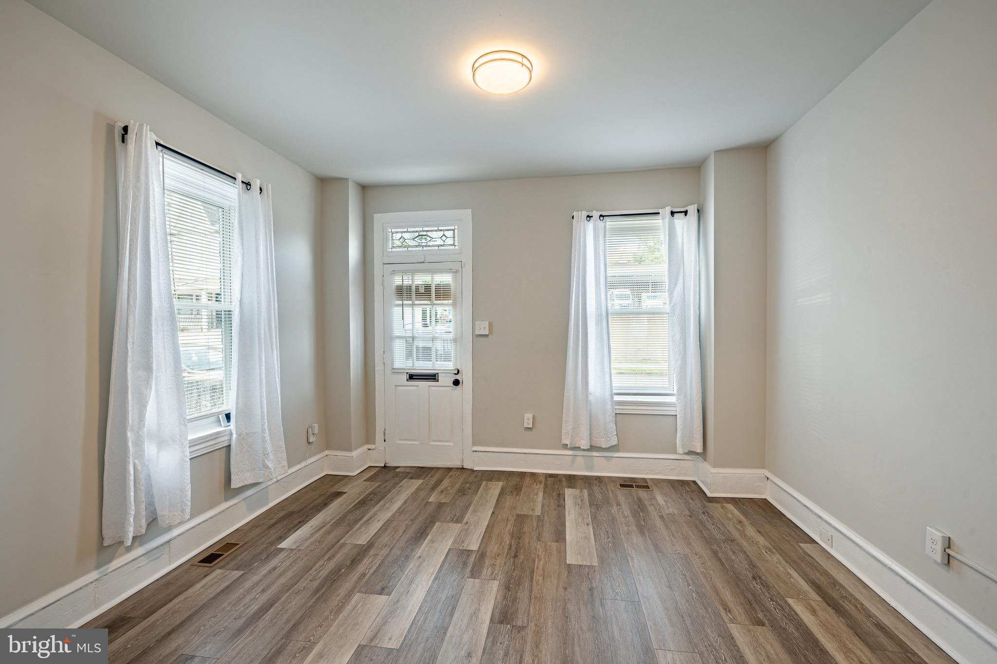 766 Queen Street Pottstown, PA 19464 - Photo 4 of 29 Living room