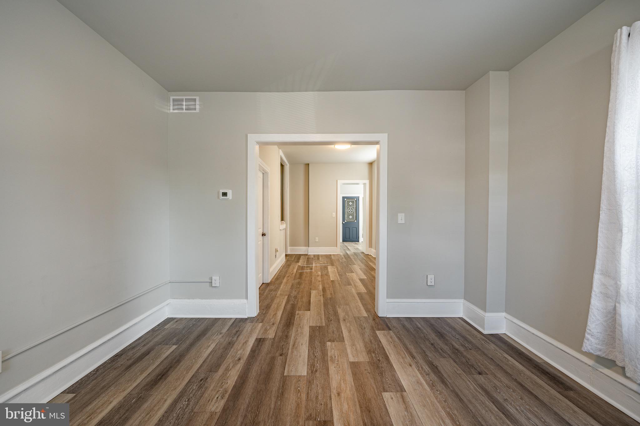 766 Queen Street Pottstown, PA 19464 - Photo 5 of 29 Living room