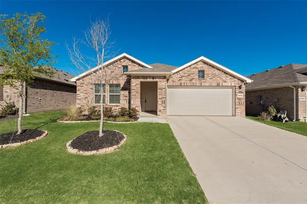 $2,400 | 16453 Severn Lane, Fort Worth, TX 76247