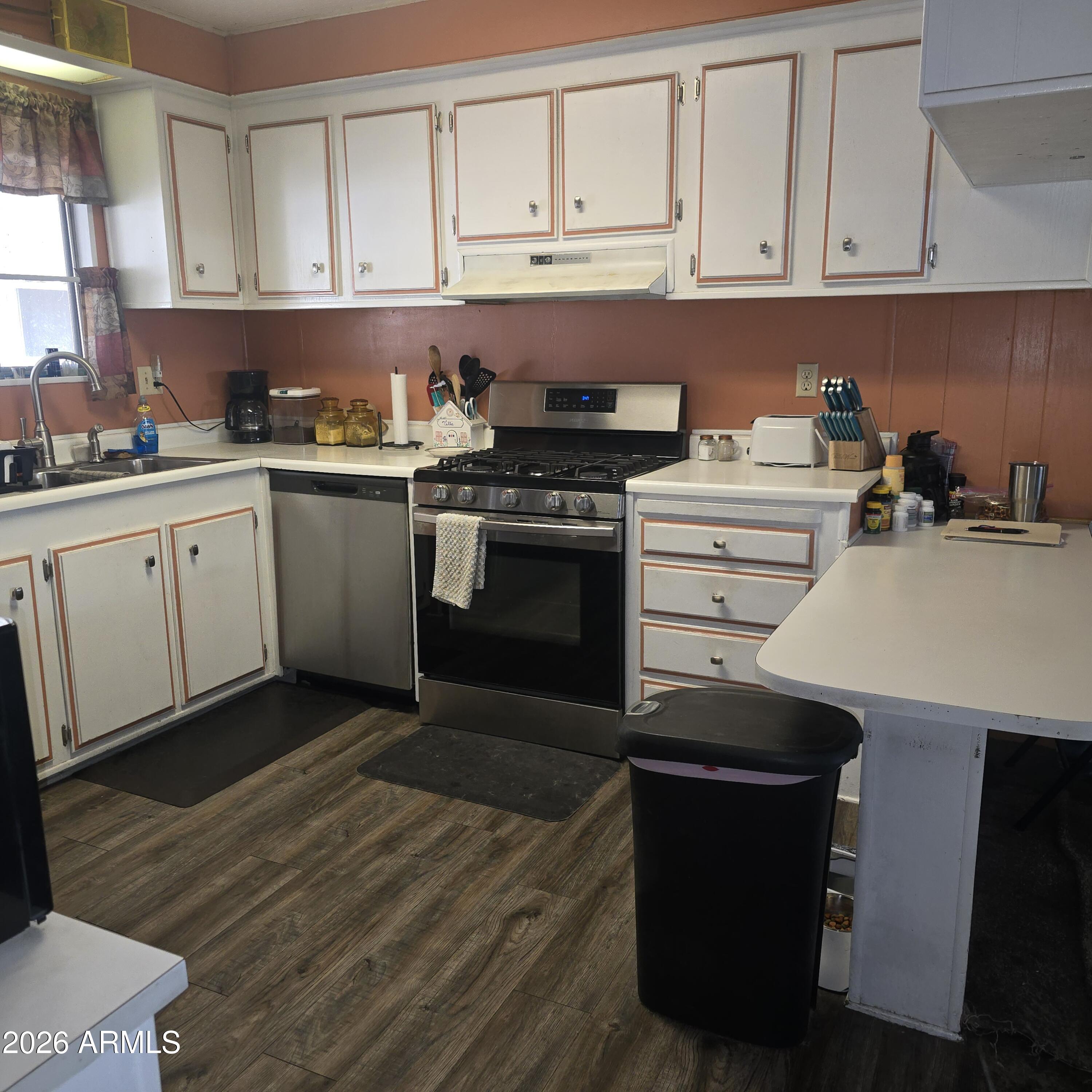 205 West Bell Road, Unit 35 Phoenix, AZ 85023 - Photo 5 of 42 20260410_154916