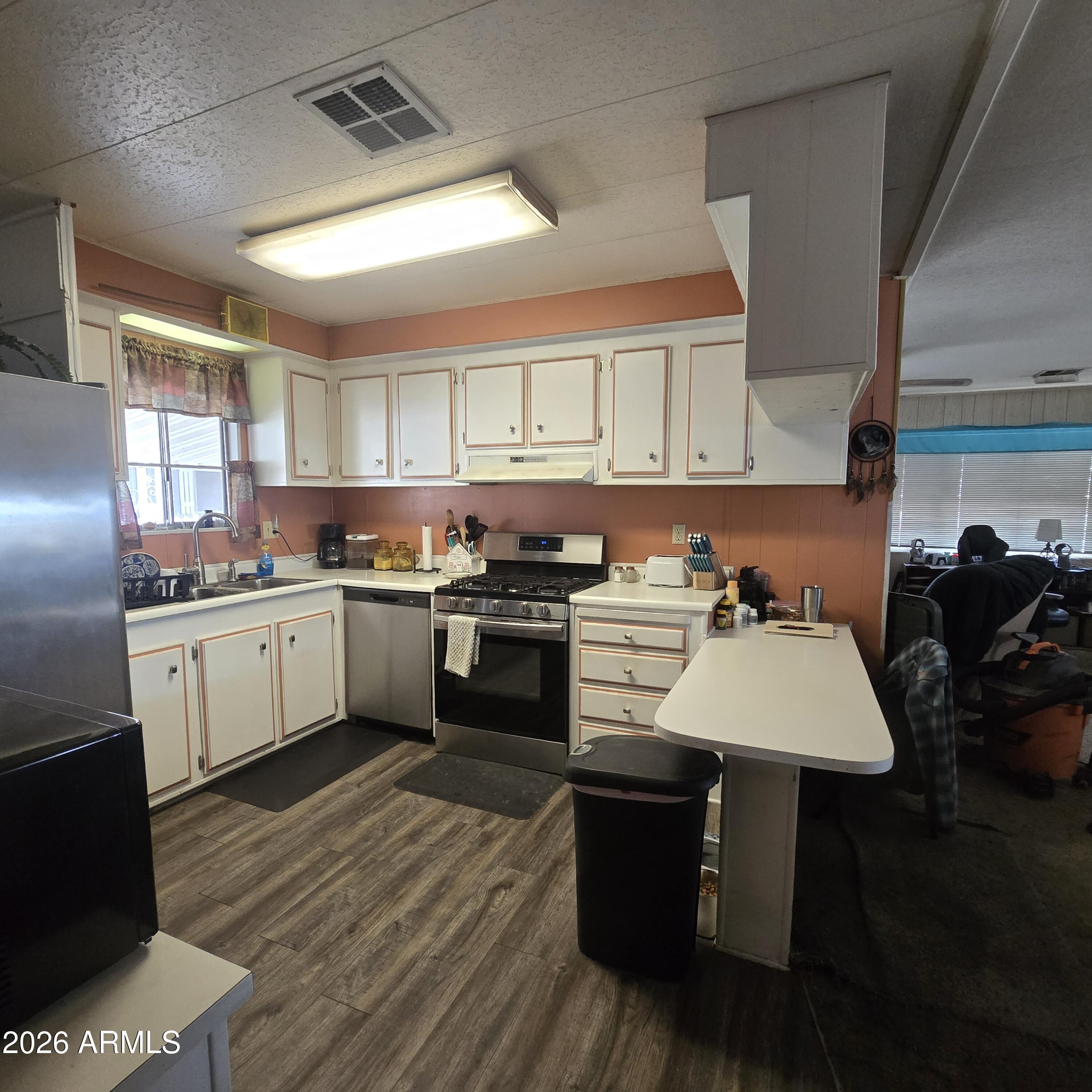 205 West Bell Road, Unit 35 Phoenix, AZ 85023 - Photo 6 of 42 20260410_154924