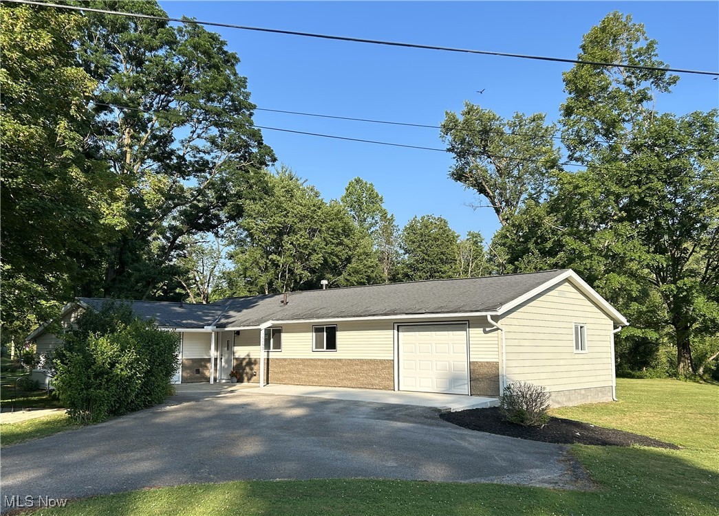 10263 Wye Road Chesterland, OH 44026 - Photo 1 of 45 View of this remodeled Ranch home and Barn on 2.11 acres.