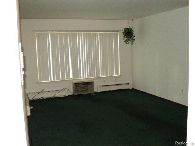 30237 Utica Road, Unit 137 Roseville, MI 48066 - Photo 3 of 6 DSC00491.JPG