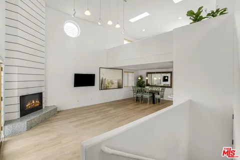 $8,350 | 115 Galleon Street, Unit A, Marina del Rey, CA 90292
