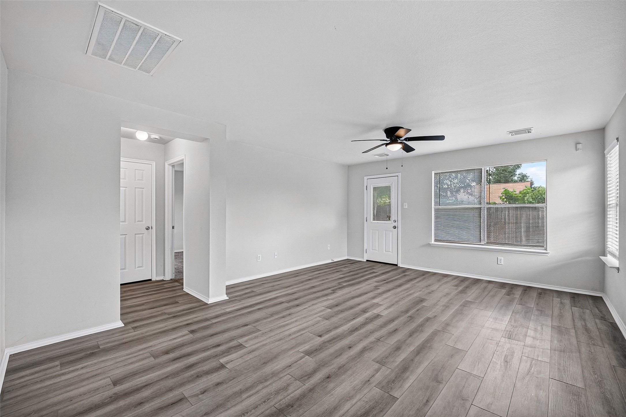 4119 Carmel Ridge Way Pasadena, TX 77503 - Photo 13 of 31
