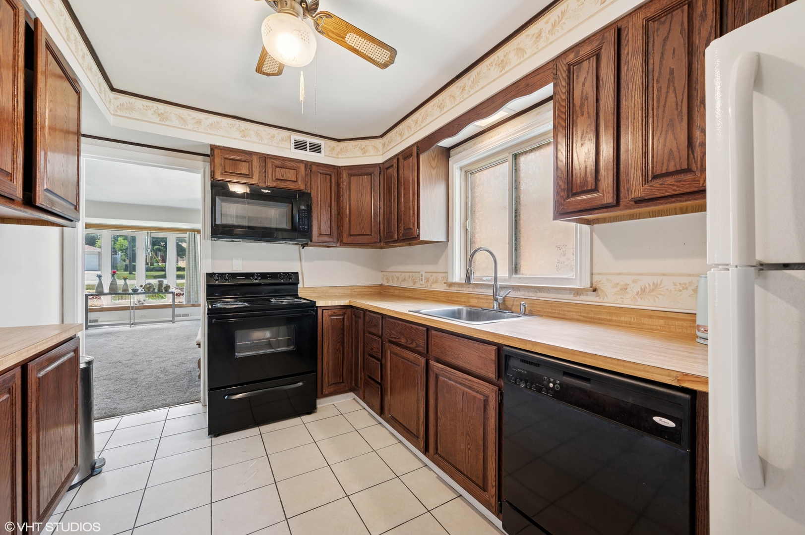 8301 North Waukegan Road Niles, IL 60714 - Photo 6 of 20 Gallery Image 6