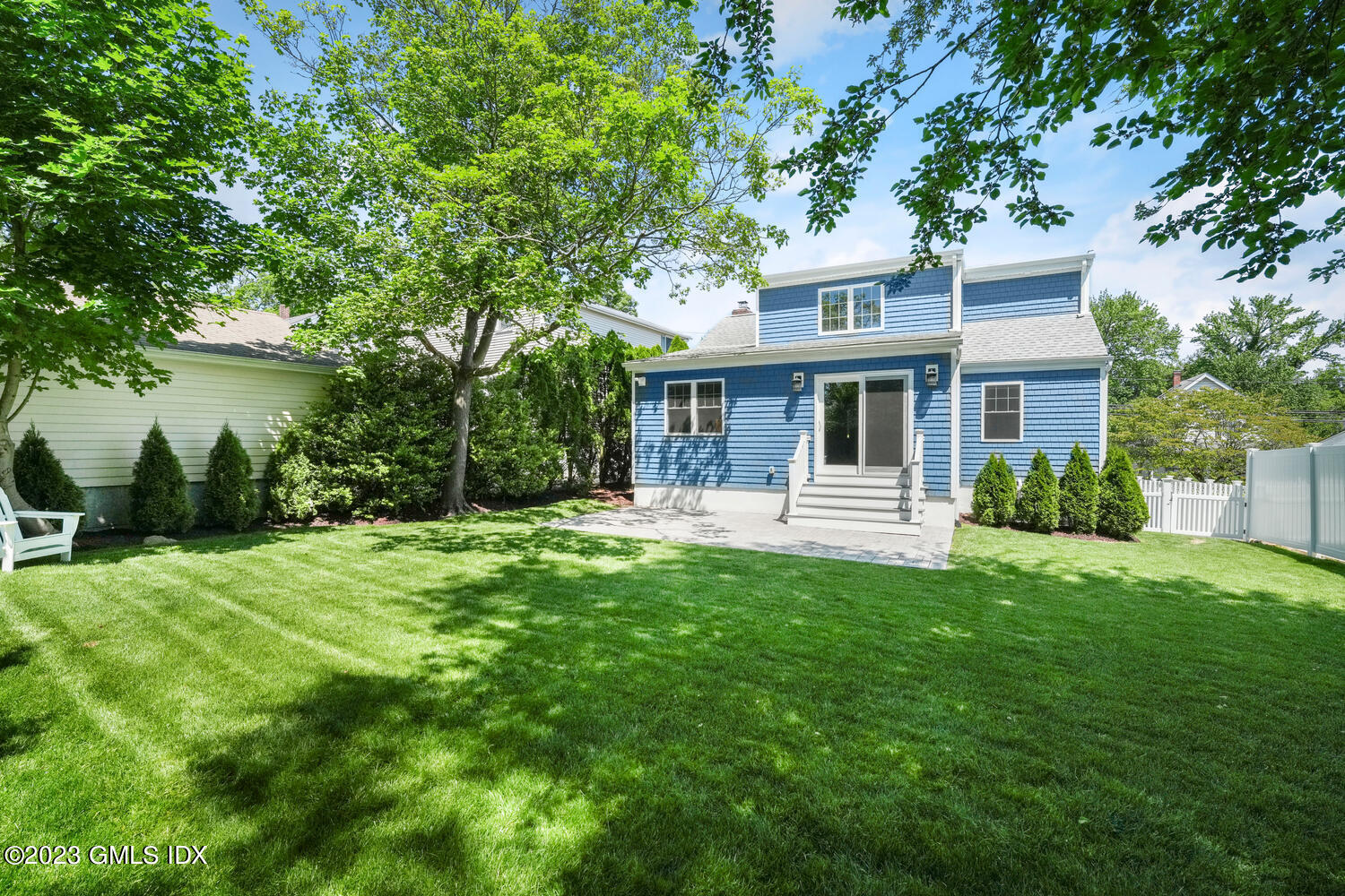 36 Sheep Hill Road Riverside, CT 06878 - Photo 34 of 37 a front view of a house with yard
